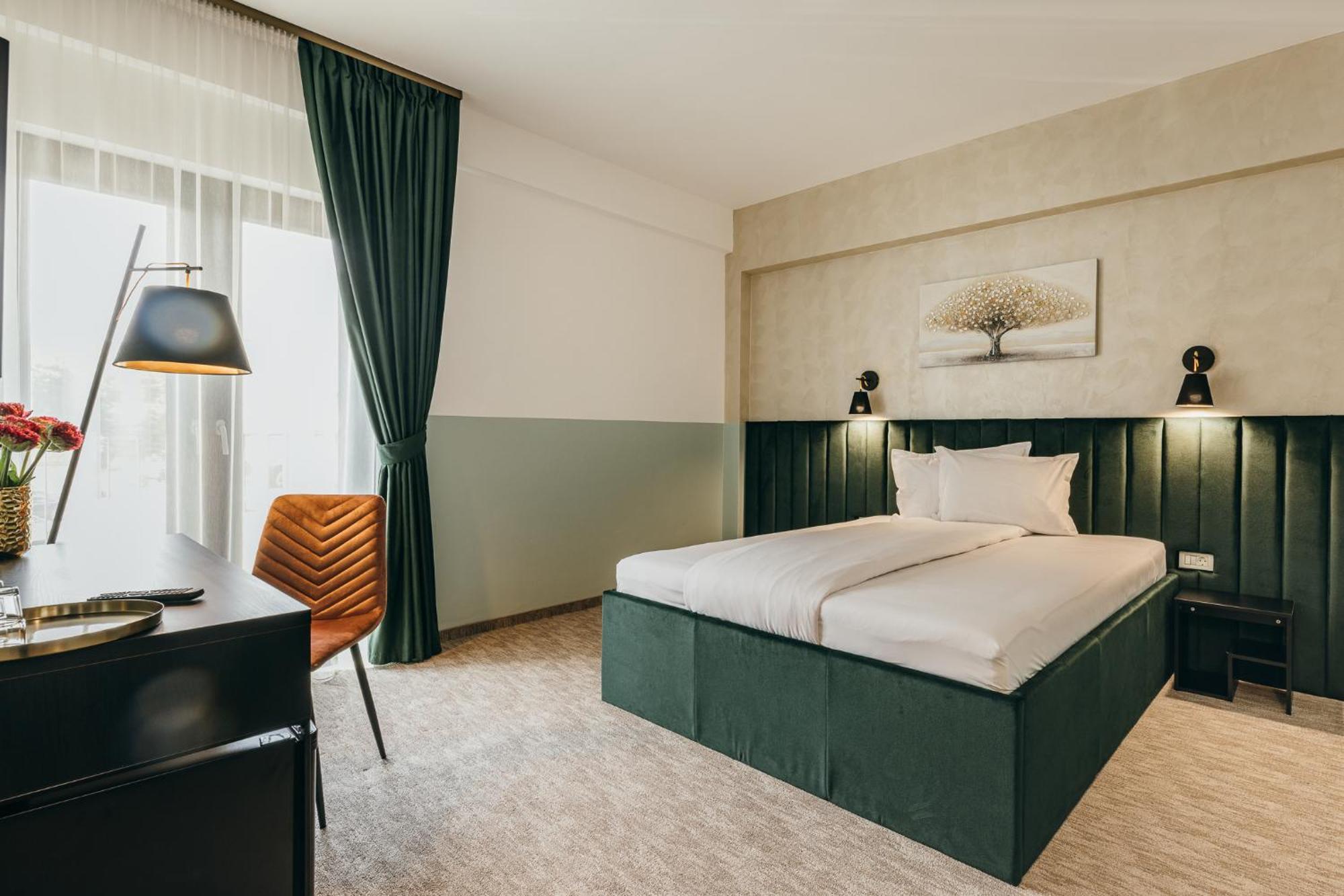 Hotel Agora Mures เตอร์กู-มูเรช ภายนอก รูปภาพ