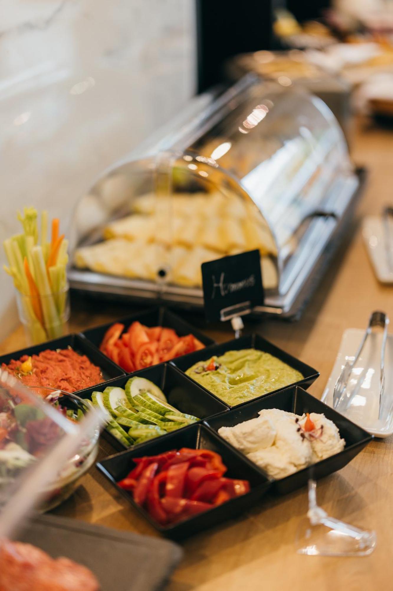 Hotel Agora Mures เตอร์กู-มูเรช ภายนอก รูปภาพ