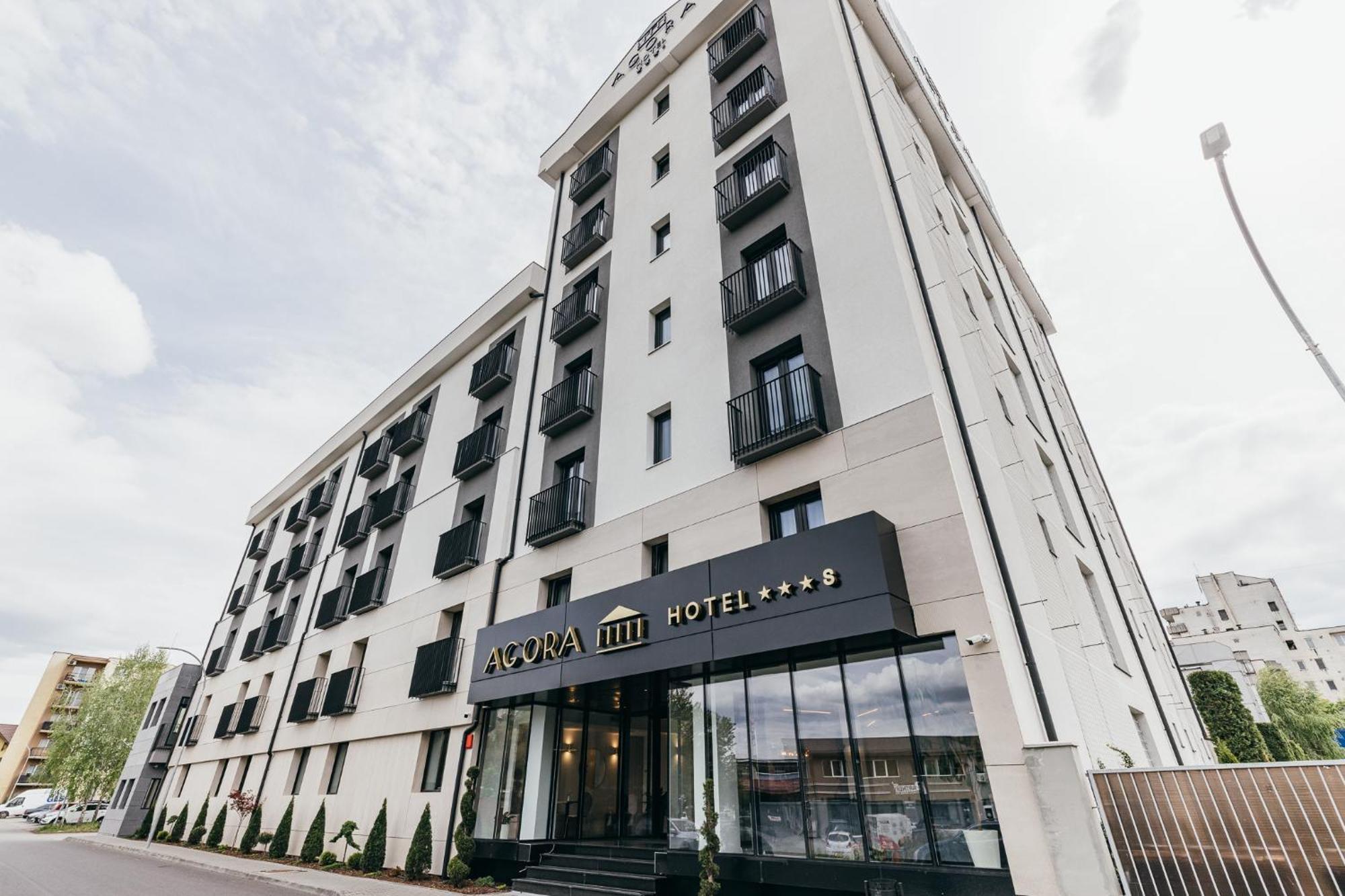 Hotel Agora Mures เตอร์กู-มูเรช ภายนอก รูปภาพ