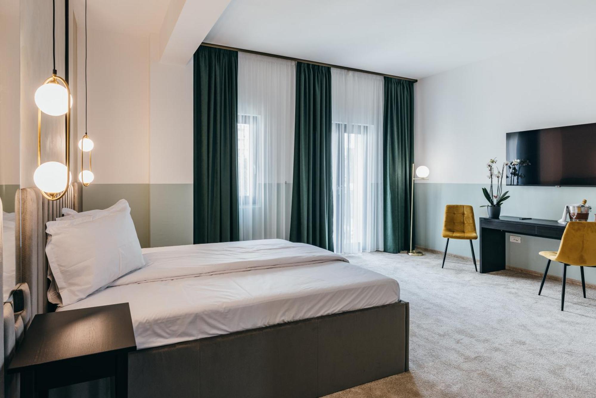 Hotel Agora Mures เตอร์กู-มูเรช ภายนอก รูปภาพ