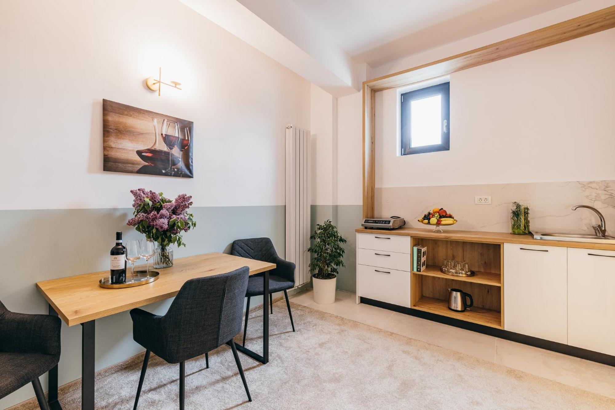Hotel Agora Mures เตอร์กู-มูเรช ภายนอก รูปภาพ