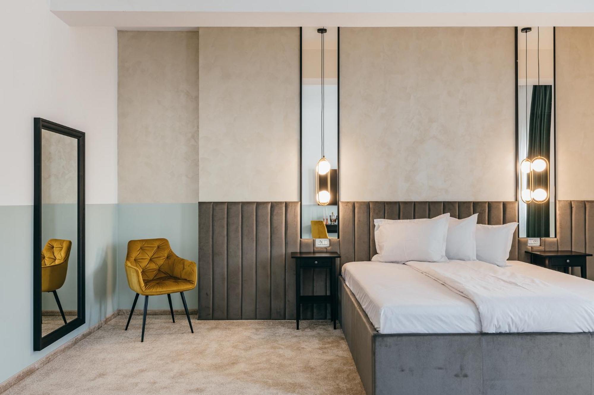 Hotel Agora Mures เตอร์กู-มูเรช ภายนอก รูปภาพ