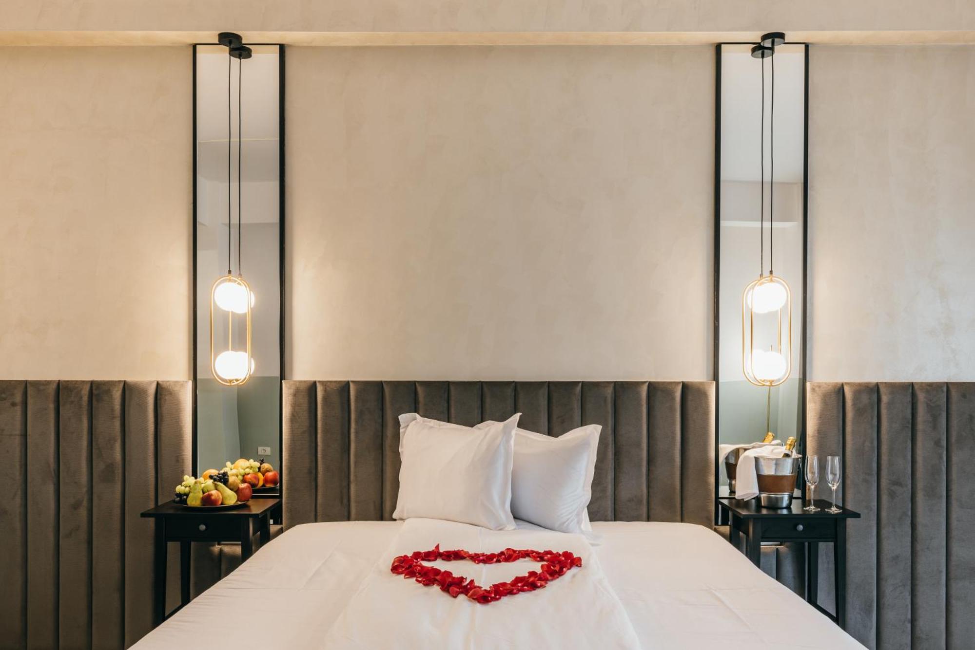 Hotel Agora Mures เตอร์กู-มูเรช ภายนอก รูปภาพ