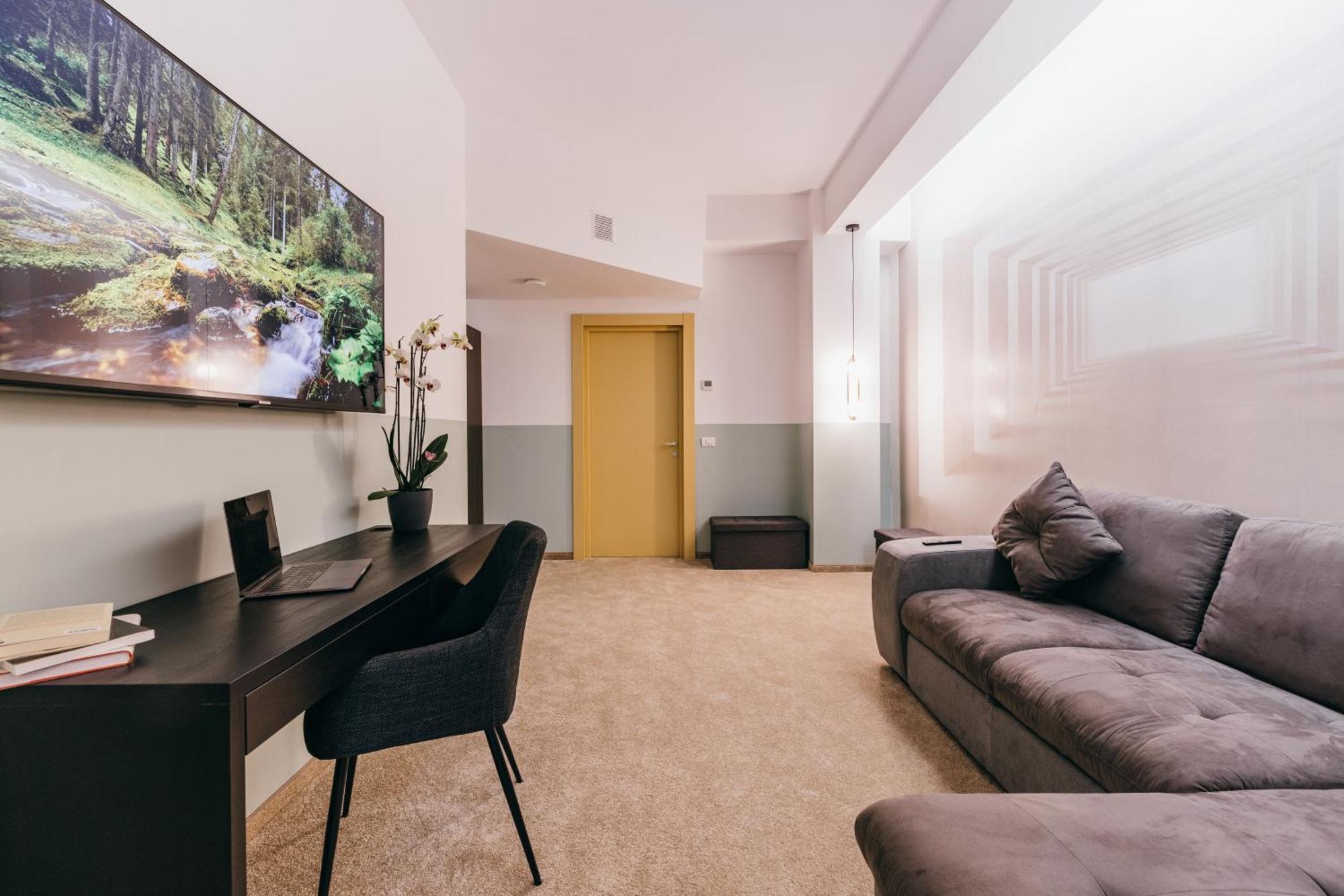 Hotel Agora Mures เตอร์กู-มูเรช ภายนอก รูปภาพ